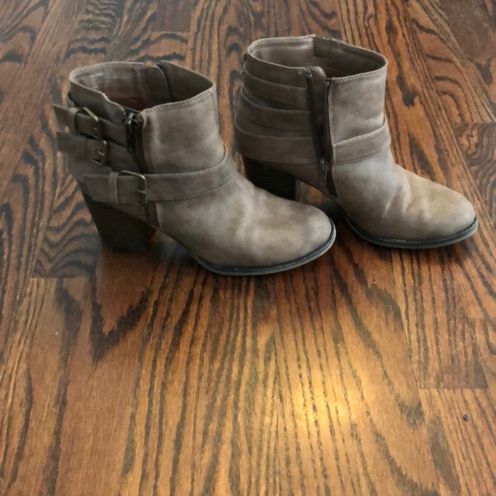 Brown Madden girl booties